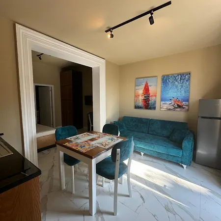 Shehu 게스트하우스 Zverneci