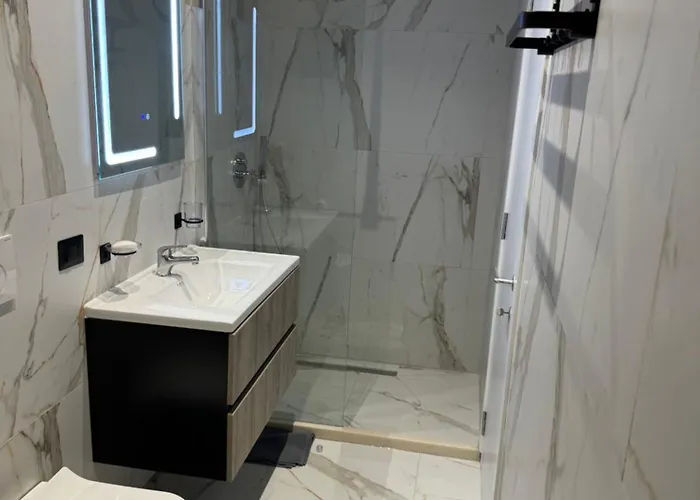 ゲストハウス Il Destino 3*